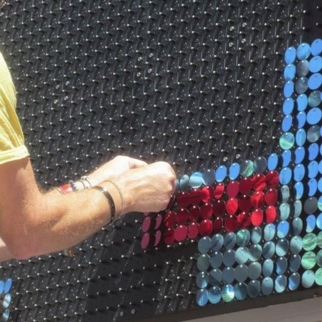 Chất liệu Sequin: Cho quảng cáo ngoài trời thêm quyến rũ