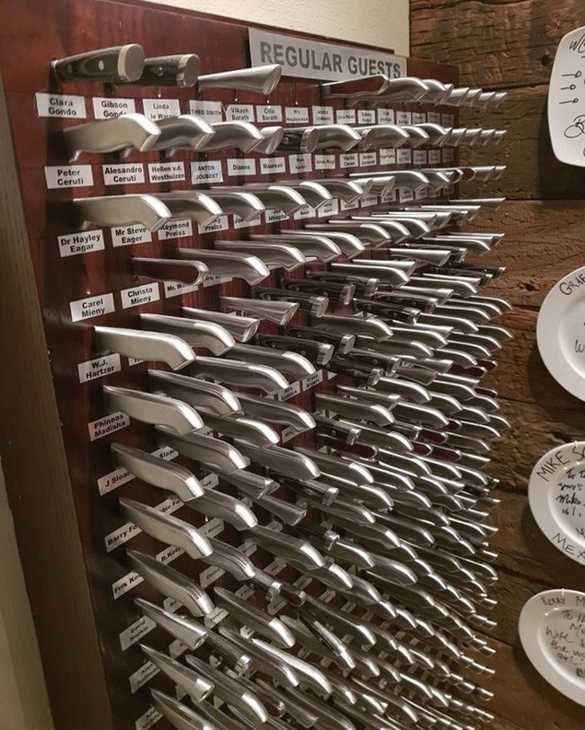 Muôn kiểu chăm sóc khách hàng