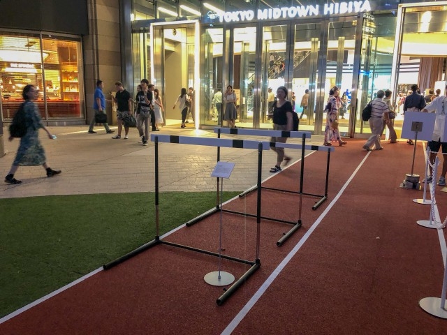 Coca-Cola chào đón Olympic Tokyo 2020 bằng máy bán hàng tự động cao 3,5m